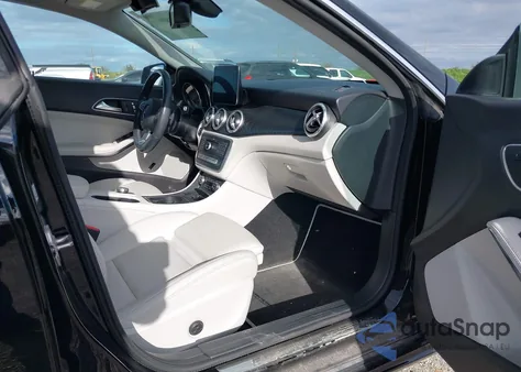 2019 Mercedes-Benz Cla 250 из США, поврежденный, VIN WDDSJ4GB4KN724662